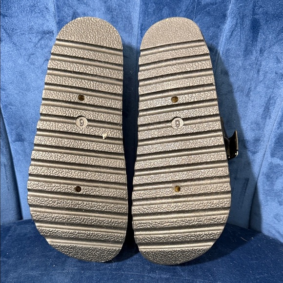 Bamboo Black Platform Clogs with Buckle Women’s Size 6 NWOT - Picture 5 of 7